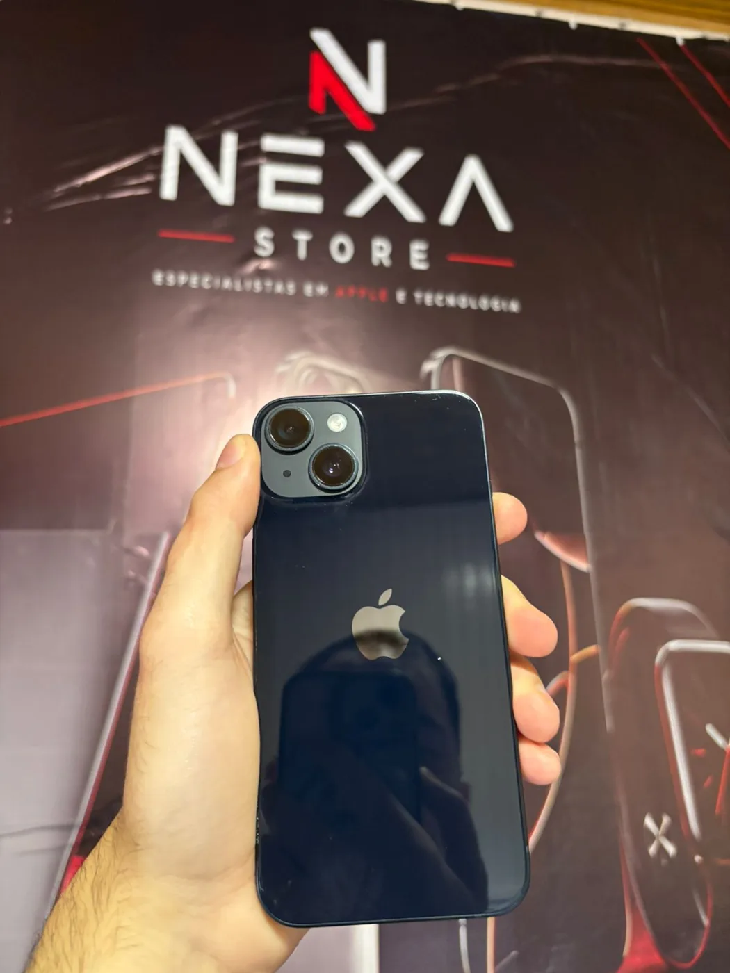 iPhone 14 128 GB Azul — traseira em outro ângulo