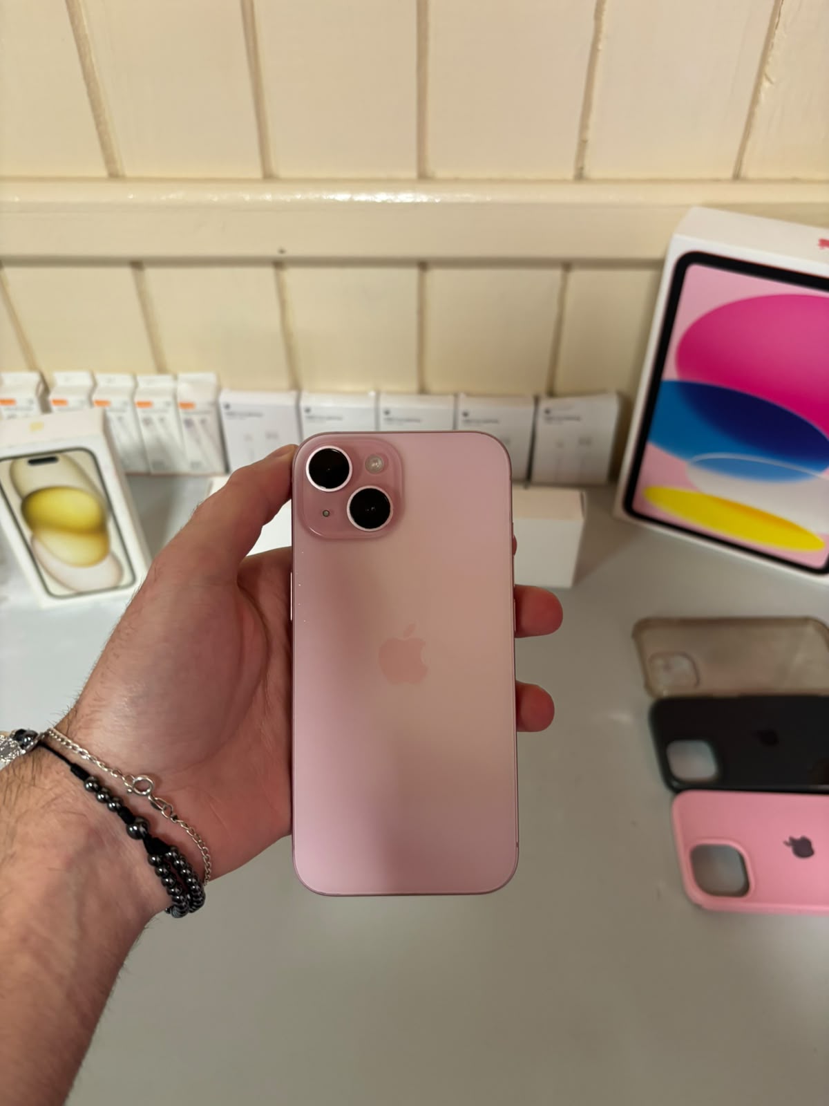 iPhone 15 128 GB Rosa — traseira do aparelho