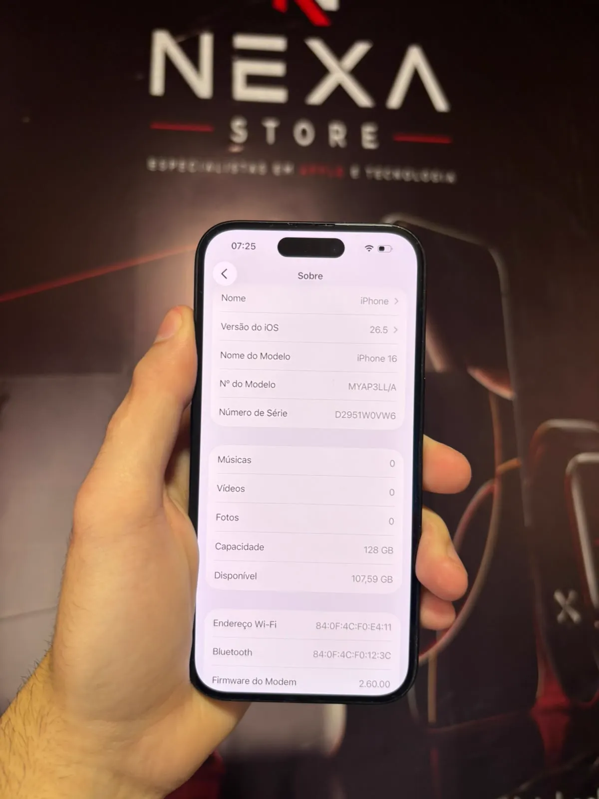 iPhone 16 — tela Sobre comprovando o modelo e a capacidade de 128 GB